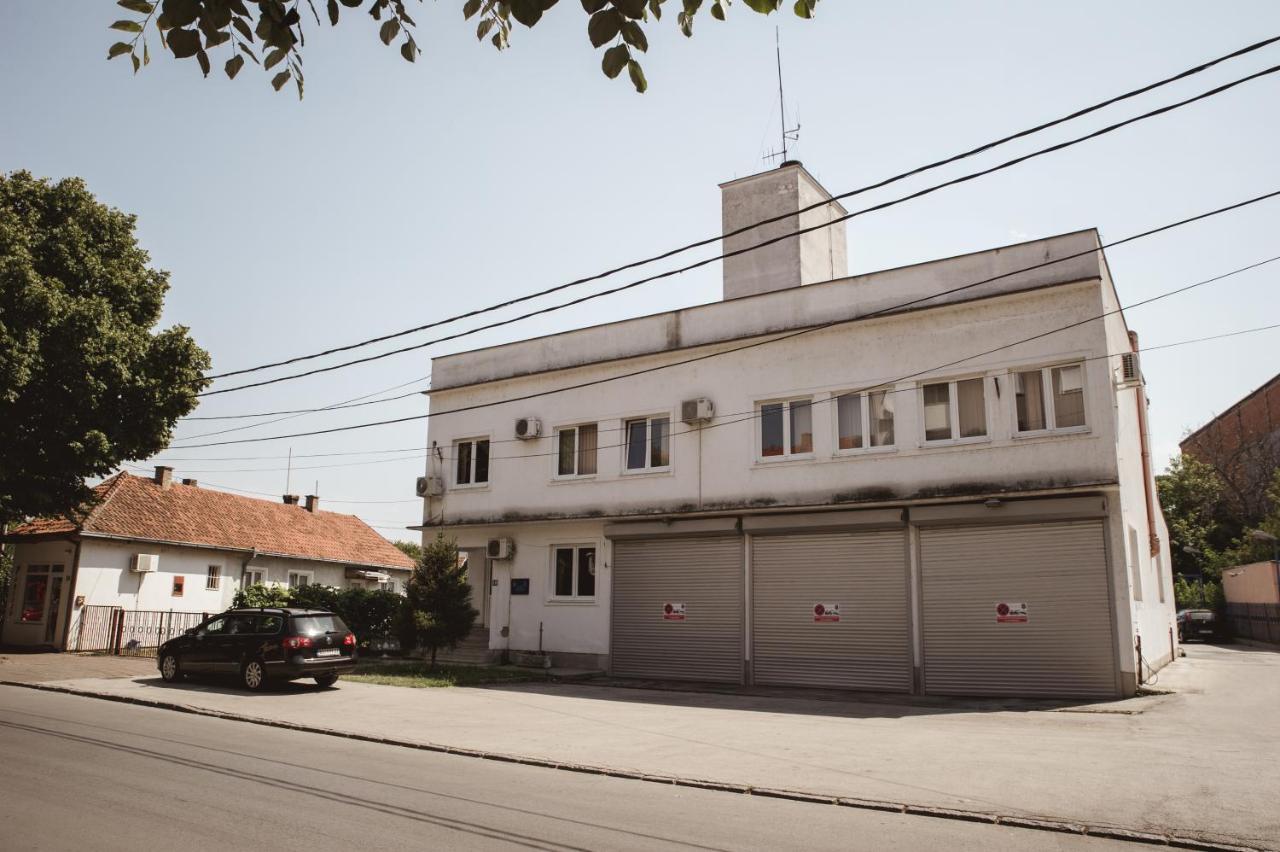 Studio5, Sa Parkingom, Centar Obrenovca Obrenovac  المظهر الخارجي الصورة